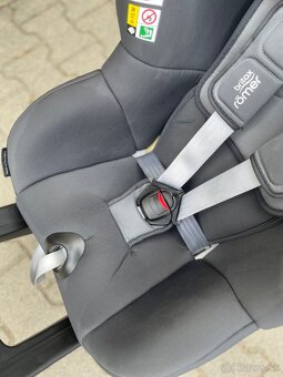 Britax Romer Dualfix M I- size autosedačka - 3