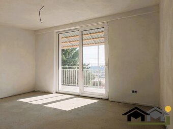 POSLEDNÝ VOĽNÝ NA PREDAJ 4 IZBOVÝ BYT S KRÁSNYM VÝHĽADOM NA  - 3