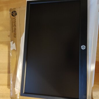 Monitor HP V19 HD 19" - 3