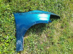 Predám zadný blatník na C4 picasso - 3