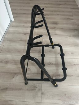 Herkules stojan na tri gitary - 3