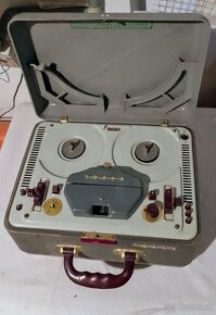Retro magnetofón Tesla - 3
