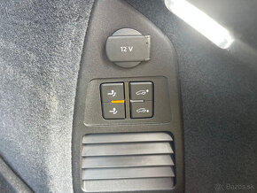VW Touareg 3,0tdi 210kw 4x4 Elegance, Webasto - 3