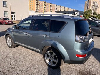 Mitsubishi Outlander 2.2 DI-D 4x4, 7-miestny, 156 k, - 3