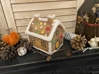 Svietiaci perníkový domček - 3