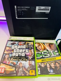 8 - TOP STAV XBOX ONE,3x ovládač,FIFA2020,GTA Liberty,C.S.I - 3
