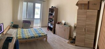 Ponúkame na predaj zrekonštruovaný 3-izbový byt s balkónom n - 3