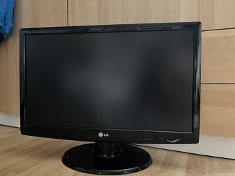 monitory - 3