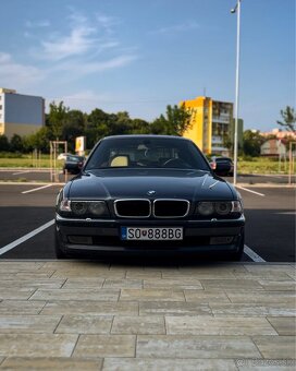 BMW 740iL E38 - 3