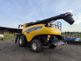 New Holland CR 8.90 - 3