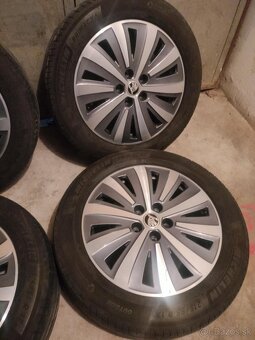 4ks alu disky orig. Škoda 5x112 R17 pneu 215/55 R17 50% - 3