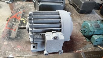 Elektromotor MEZ 0,7kW 900ot/min - 3
