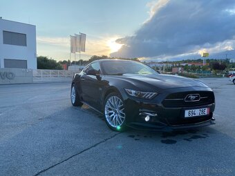 Mustang Gril LED emblem - 3