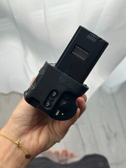 Battery Grip Sony VG-C3EM - Originál - nový - 3