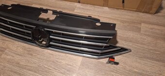 Passat B8 predna maska grill z modelu 2022 B8.5 chrom - 3