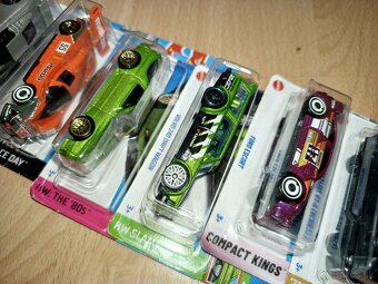 Hot Wheels - 3