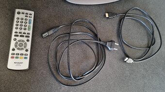 Sharp LC32D44E-GY - 3