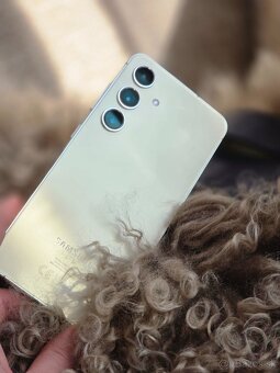 Galaxy S24 - 3