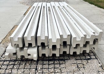 Stlpy na betonovy plot - 3