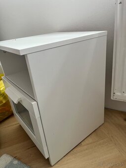 Nočný stolík IKEA - 3