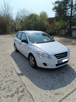 Kia Cee`d 1,6 CRDi 1800€ (1700€) - 3