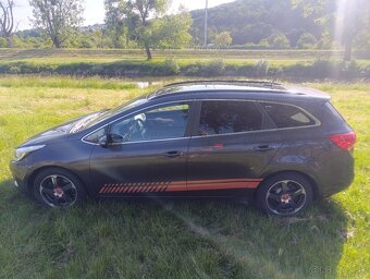Kia Cee´d combi, 1,6 CRDi 94KW (128k), PLATINUM+Panorama atd - 3