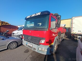 Mercedes Atego 1523 hakovy kontajner s hydraulickou rukou - 3