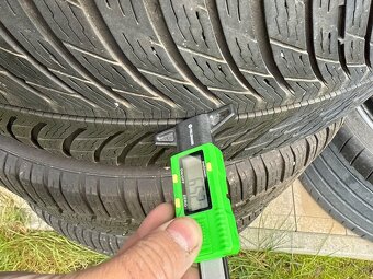 225/60 R18 Michelin - 3