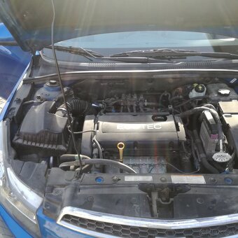 Chevrolet Cruze 1.6 - 3