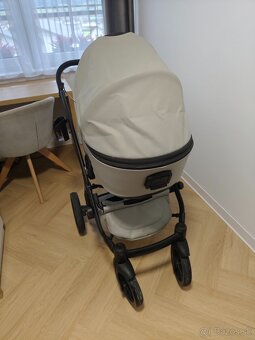 Predám 3-kombinaciu kočíka Junama Space - 3