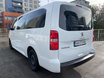 Prenajom 9-miestneho mikrobusu Peugeot Traveller automat - 3
