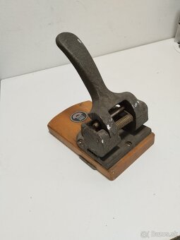 Predám starý dierkovac complex - 3