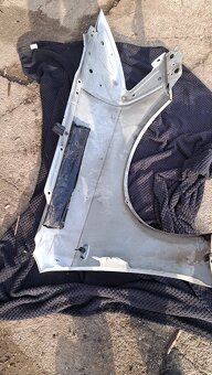 Audi A6 C6-predné blatníky - 3