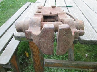 kováčsky zverák - 3