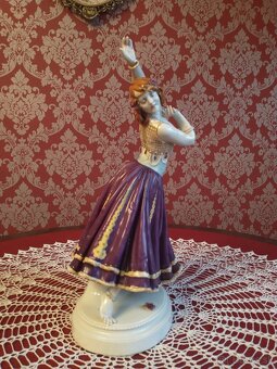 Krásna porcelánová tanečnica - 3