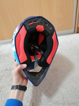 Predám detsku motokrosovú prilbu vel. XS 53-54cm - 3