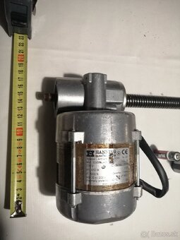 ELEKTROMOTOR S PREVODOVKOU - 3