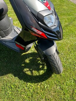 Aprilia SR125 Motard - 3