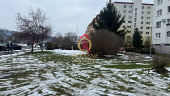 Na predaj rovinatý pozemok pre parkovisko 778m2 -  Zvolen-Zá - 3