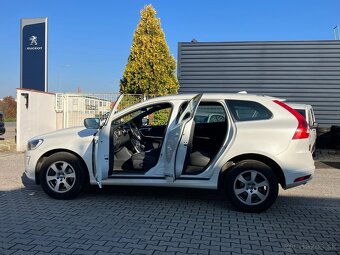 Volvo XC60 D4 2.4L Drive-E Inscription Geartronic AWD - 3