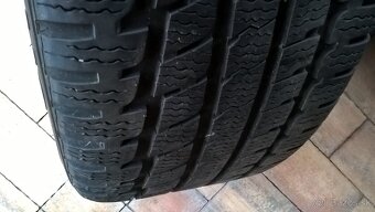 2 ks ZIMNÉ 245/40 R17 95V XL KUMHO cca 7-8mm LEN 39,99 €/kus - 3