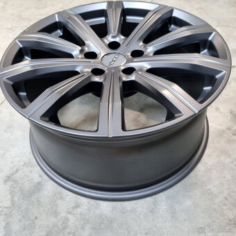 Hliníkové disky 5x120 R19 ET35 - 3