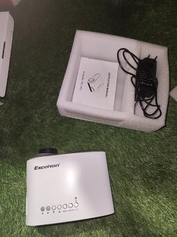Predam mini LED projektor - 3