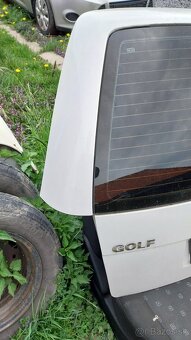 VW  Golf 4 kufrove dvere piate - 3