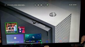 Xbox One S 500GB + joypad a hry - 3
