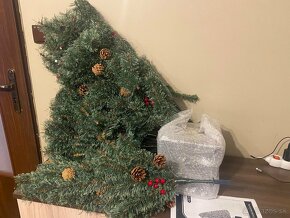 Vianočný umelý stromček s črepníkom 1,8m - 3