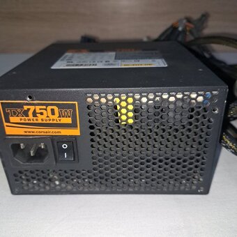 corsair TX750W - 3