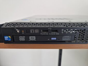 Predám 1U server IBM xSeries 3250 M4 - 3