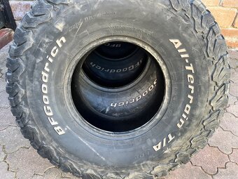 35x12,5 r15 Bfgoodrich all teraine 6x139,7 - 3