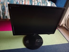 monitor LG Flatron 19" LCD - 3